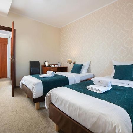 Aparthotel Globus Krasków Εξωτερικό φωτογραφία