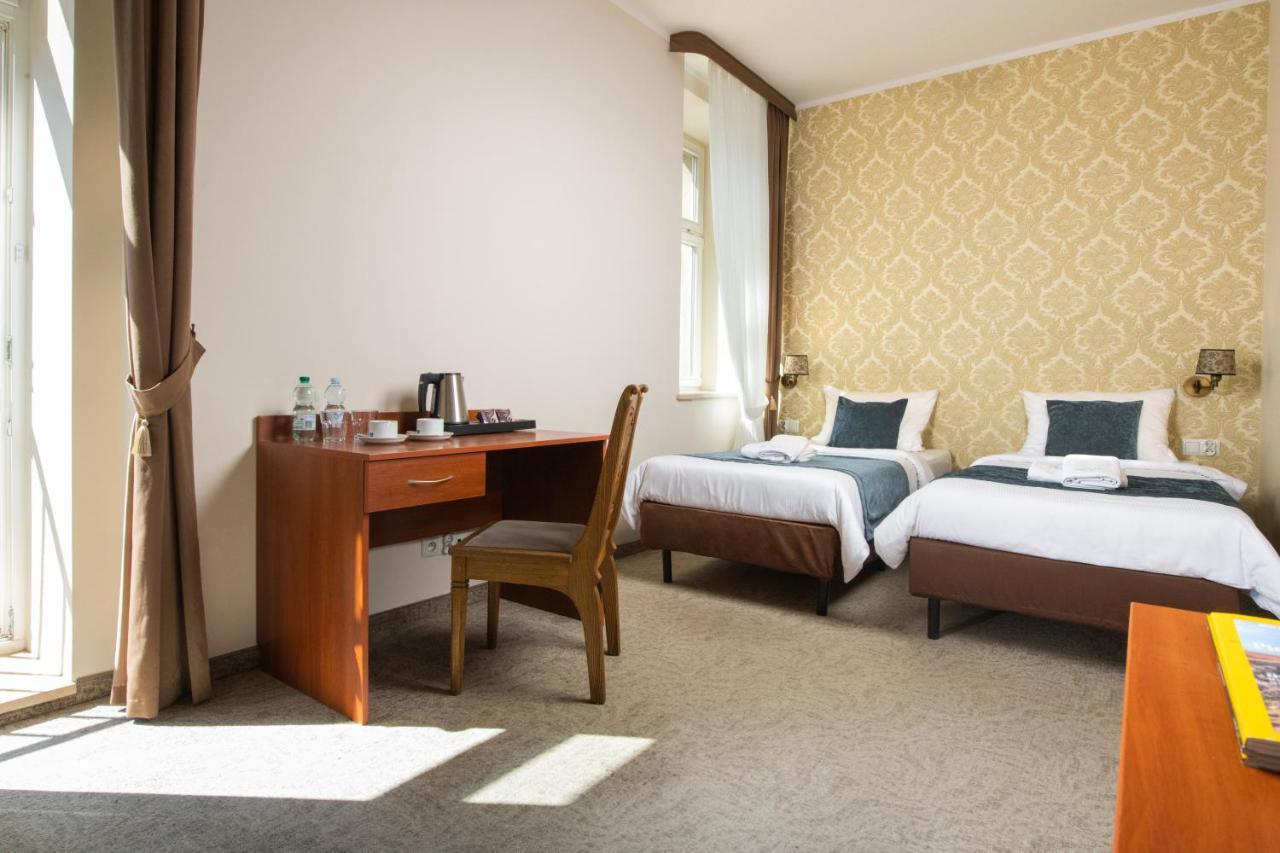 Aparthotel Globus Krasków Εξωτερικό φωτογραφία