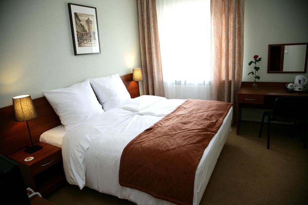 Aparthotel Globus Krasków Εξωτερικό φωτογραφία