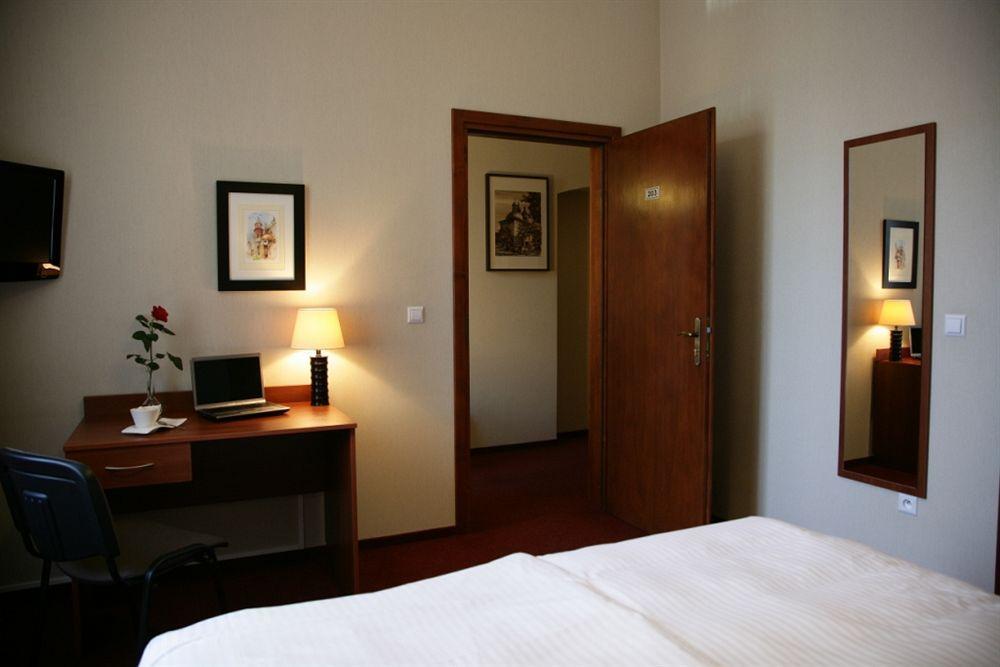 Aparthotel Globus Krasków Εξωτερικό φωτογραφία