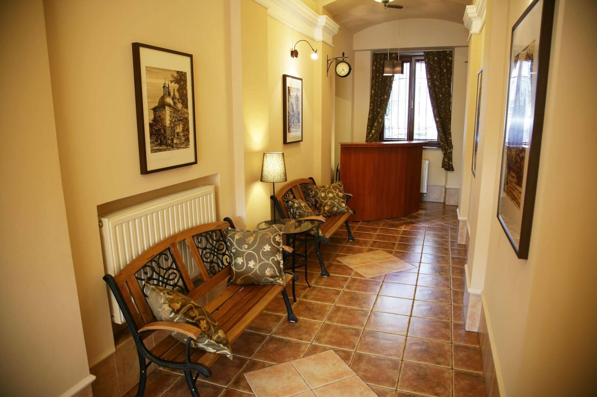 Aparthotel Globus Krasków Εξωτερικό φωτογραφία